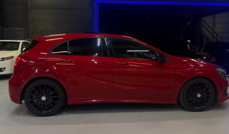 
								Mercedes-Benz Classe A 180 AMG de 2013, Automatique full									