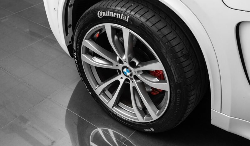 
								BMW X5 xDrive40e M-Sport, 360 g, régulateur de vitesse adaptatif full									