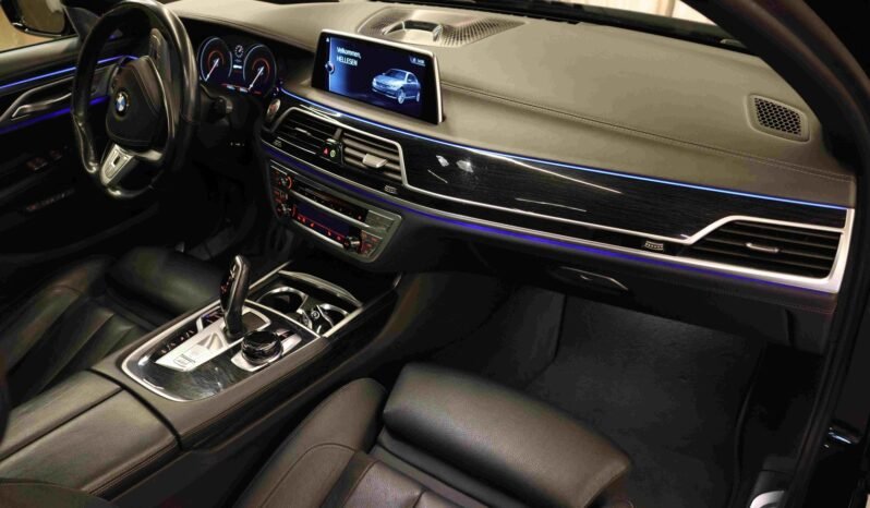 
								BMW 740Le xDrive iPerformance M Sport | HUD | ACC | Soft-Close | Pano | Laser | B&W full									