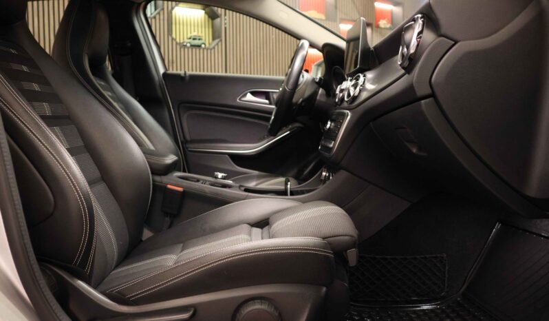 
								Mercedes-Benz GLA 220 4MATIC | 184 ch | LED | Caméra de recul | DAB | Navigation | Keyless | Crochet d’attelage full									