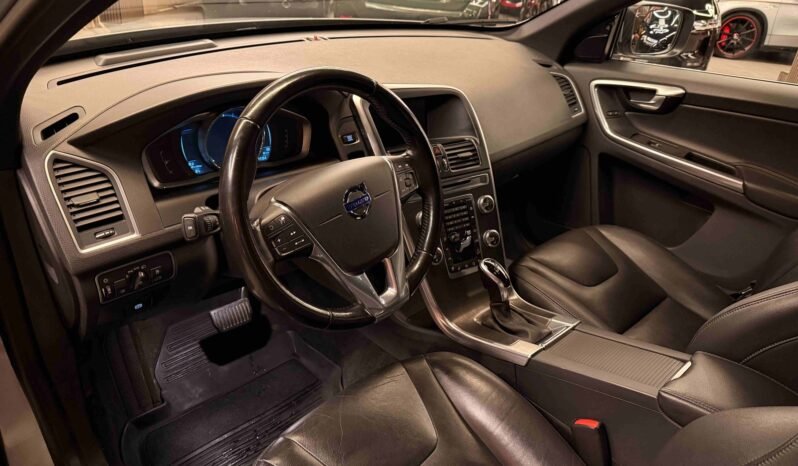 
								Volvo XC60 D4 AWD Summum | Cuir | ACC | Chauffage | Crochet | Mémoire | Navigation full									