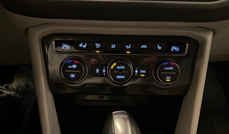 
								Volkswagen Tiguan 1.4 TSI 150 ch 4MOTION DSG | Cuir | Mémoire | Crochet | Webasto | Caméra | Navigation full									