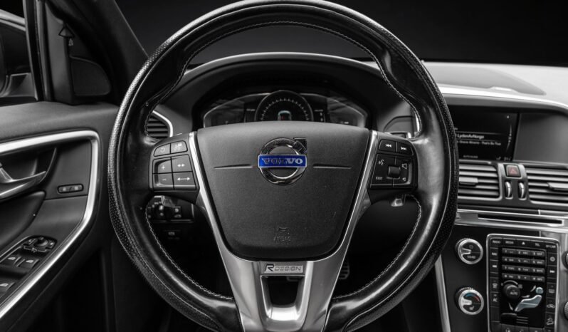 
								Volvo XC60 D5 215 ch Polestar R-Design – Régulateur de vitesse adaptatif – Navigation – Cuir – Harman Kardon – Toit panoramique – HFes full									