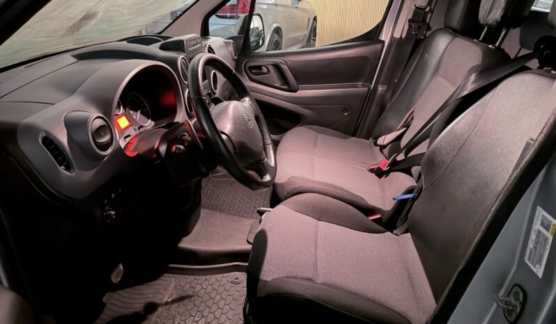 
								Peugeot Partner 1.6 D 100 CV – AUTOMATIQUE – LONGUE – CROCHET full									