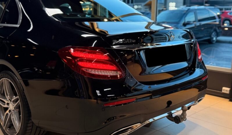 
								Mercedes-Benz E 350 e 2x AMG — 299 ch — 2018 full									