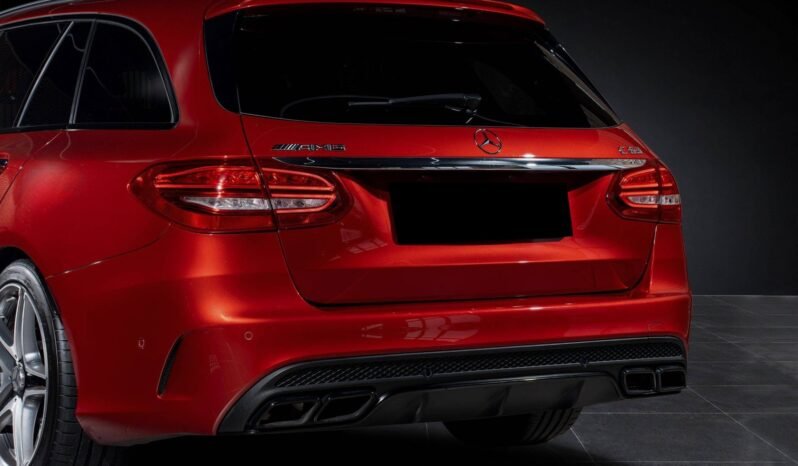 
								Mercedes-AMG C 63 476 ch | V8 Biturbo | Échappement Sport | Panoramique | Burmester | Pack Nuit full									