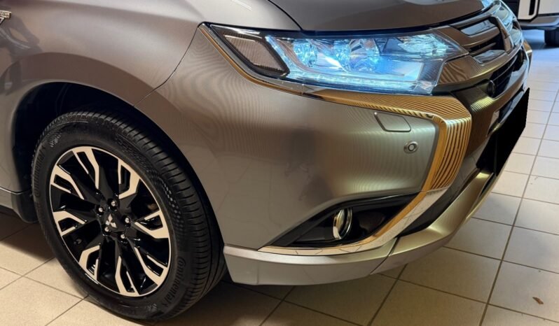 
								Mitsubishi Outlander PHEV INSTYLE+ — 2016 full									