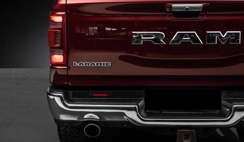 
								🚘 Dodge RAM 1500 Laramie 5.7 V8 HEMI 401 ch – Automatique 4×4 full									