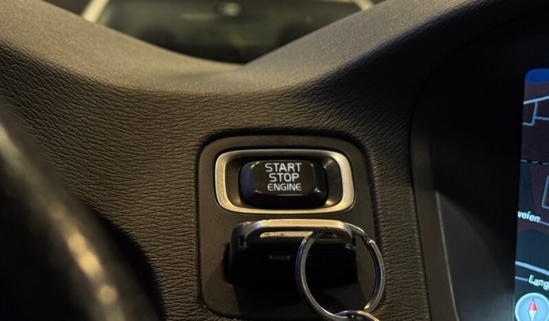 
								Volvo XC70 CUIR / AUTOMATIQUE / CONFORME AUX NORMES UE / Édition Dynamique / SERVICE / NAVIGATION full									