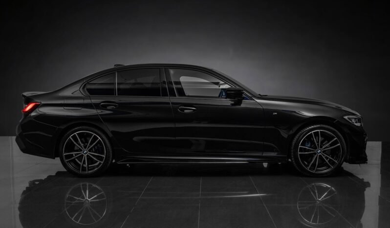 
								BMW 330e Berline xDrive M Sport / 292 ch / ACC / Affichage tête haute / Commande gestuelle / Cuir Vernasca / Laser / H-Fasten full									