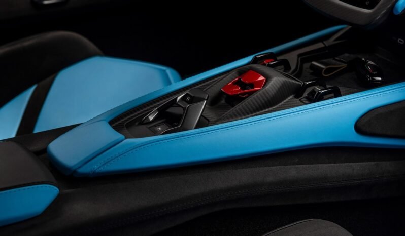 
								Lamborghini Revuelto 6.5 V12 1 015 ch – Blu Cepheus, Ad Personam, Full Carbon, Norvégien full									