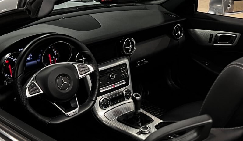 
								Mercedes-AMG SLC 43 de 2017 full									