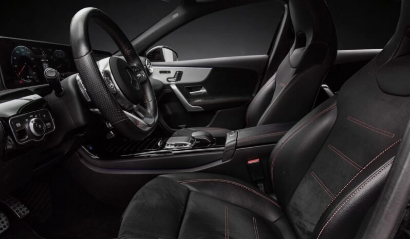 
								Mercedes-Benz A 220 190 ch 4MATIC 2x AMG – Widescreen, Distronic, Pack Nuit, 1 Propriétaire full									