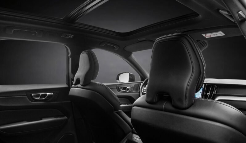
								Volvo XC60 T6 Recharge AWD R-Design – ACC, Harman Kardon, VOC, Toit panoramique, Hayon électrique, Norvégien full									