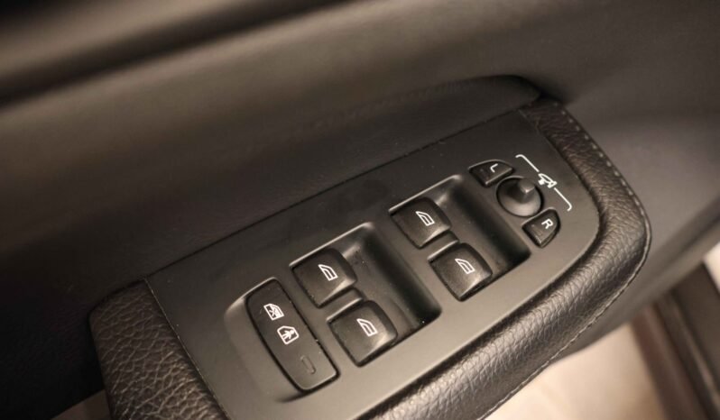 
								Volvo V60 Cross Country D4 190 ch AWD | Momentum | Automatique | Navigation | DAB+ | Chauffage | Crochet | Coffre de toit full									