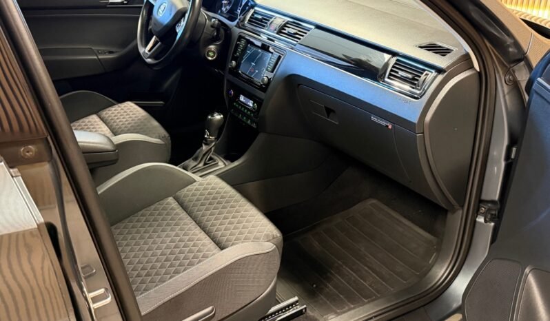 
								Škoda Rapid 1.2 TSI 90 ch | Automatique | Toit panoramique | Régulateur | Homologué UE full									