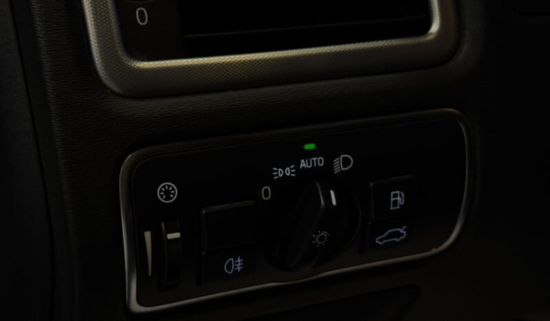 
								Volvo XC70 CUIR / AUTOMATIQUE / CONFORME AUX NORMES UE / Édition Dynamique / SERVICE / NAVIGATION full									