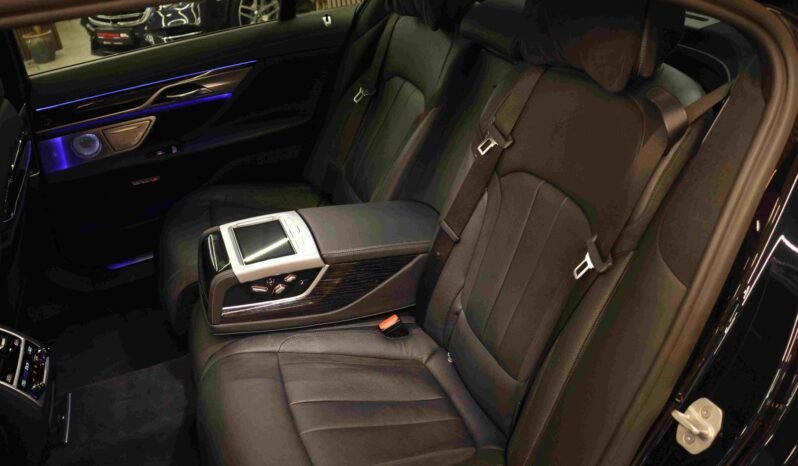 
								BMW 740Le xDrive iPerformance M Sport | HUD | ACC | Soft-Close | Pano | Laser | B&W full									