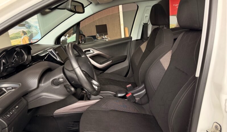 
								Peugeot 2008 1.2 PureTech 110 ch – Automatique, DAB, Toit panoramique, LED full									