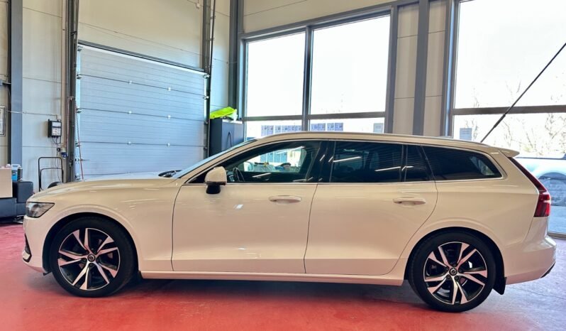 
								Volvo V60 D3 150 ch AWD Automatique — 2019 full									