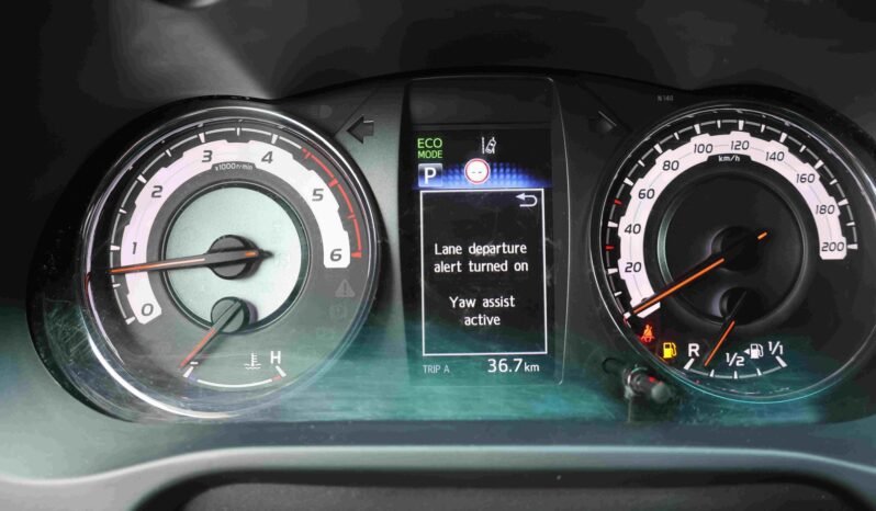 
								Toyota Hilux 2.4 D-4D 150 ch Double Cabine | Automatique | Noir | Cuir | DEFA | Feux supplémentaires | Garantie 10 ans full									