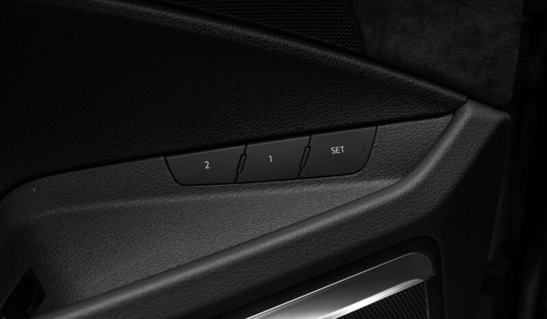 
								Audi e-tron 55 S-LINE Black Optics, B&O, ACC, 360 g, Panoramique, Matrix, Montage H full									