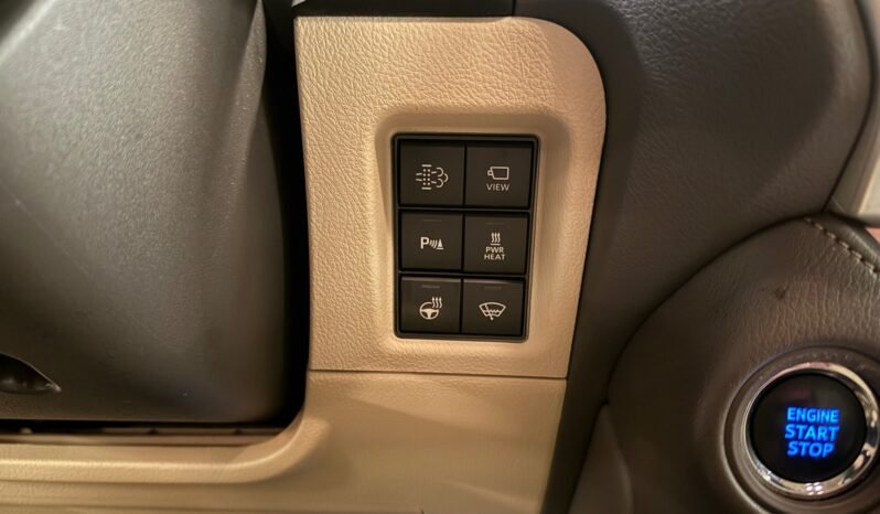 
								Toyota Land Cruiser GX 2.8 D-4D 177 ch | 4×4 | Automatique | ACC | 360° | Webasto | Attelage | Éclairage supplémentaire full									