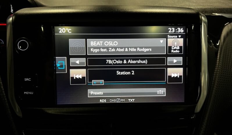 
								Peugeot 2008 GT-Line – Automatique – 110 ch – Panoramique – Nouvelle Version UE full									