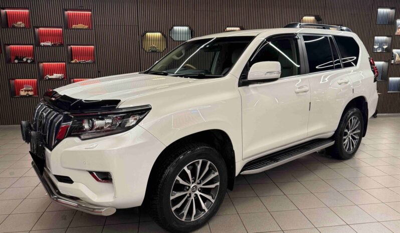 
								Toyota Land Cruiser GX 2.8 D-4D 177 ch | 4×4 | Automatique | ACC | 360° | Webasto | Attelage | Éclairage supplémentaire full									