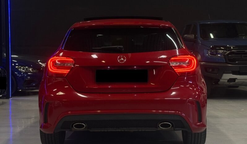 
								Mercedes-Benz Classe A 180 AMG de 2013, Automatique full									