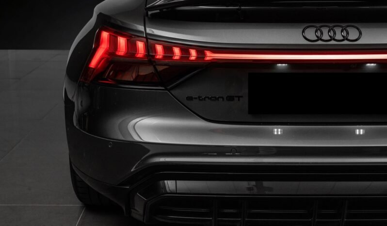
								Audi e-tron GT quattro Pro 476 ch, 360°, ACC, B&O, HUD, Cuir, Toit panoramique, Matrix LED, Norvégien full									