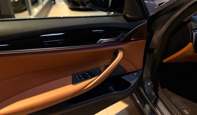 
								BMW 530e SPORT LINE – 360° – HARMAN KARDON – CUIR – TOIT OUVRANT – DIRECTION ARRIÈRE full									