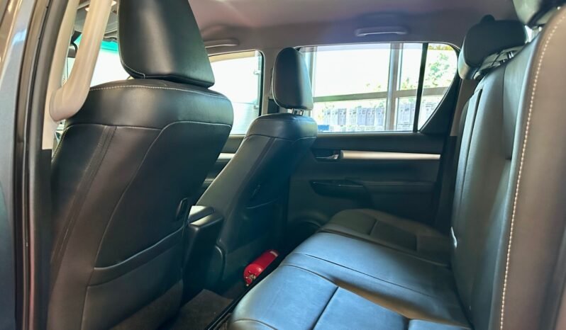 
								Toyota Hilux Arctic Trucks AT37 2018 full									