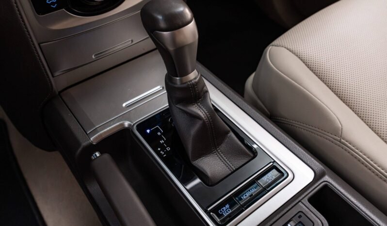 
								Toyota Land Cruiser 2.8 D-4D 204 ch GX | 7 places | Pack Noir | 360° | Cuir | Toit panoramique full									