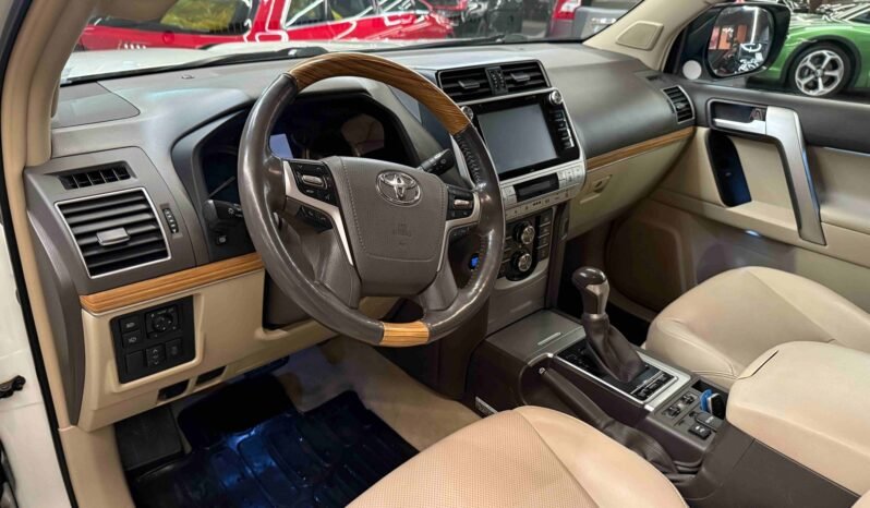 
								Toyota Land Cruiser GX 2.8 D-4D 177 ch | 4×4 | Automatique | ACC | 360° | Webasto | Attelage | Éclairage supplémentaire full									