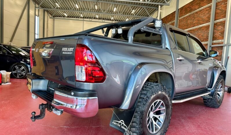 
								Toyota Hilux Arctic Trucks AT37 2018 full									
