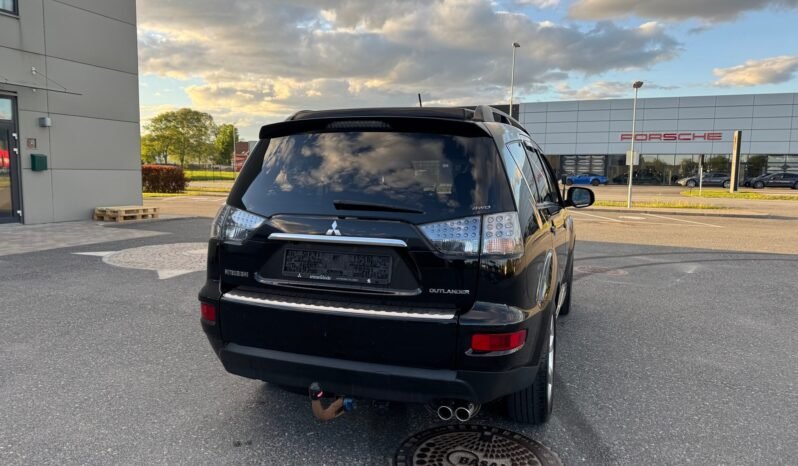 
								Mitsubishi Outlander 2.2 DI-D 156 ch 4×4 Automatique full									