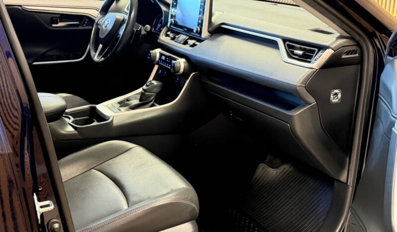 
								Toyota RAV4 Hybrid | Cuir | Navigation | Toit panoramique | Caméra 360° | Sièges ventilés full									