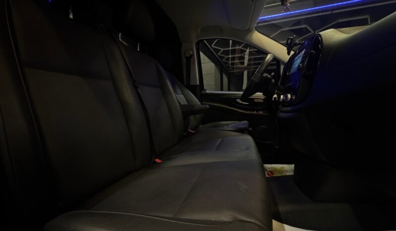 
								Mercedes-Benz Vito 119 CDI 4MATIC de 2023. full									
