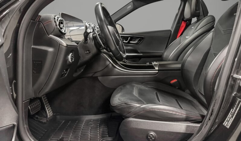 
								Mercedes-AMG C 43 4MATIC+ 408 ch – Essieu arrière directeur – Panoramique – Affichage tête haute – Sport full									
