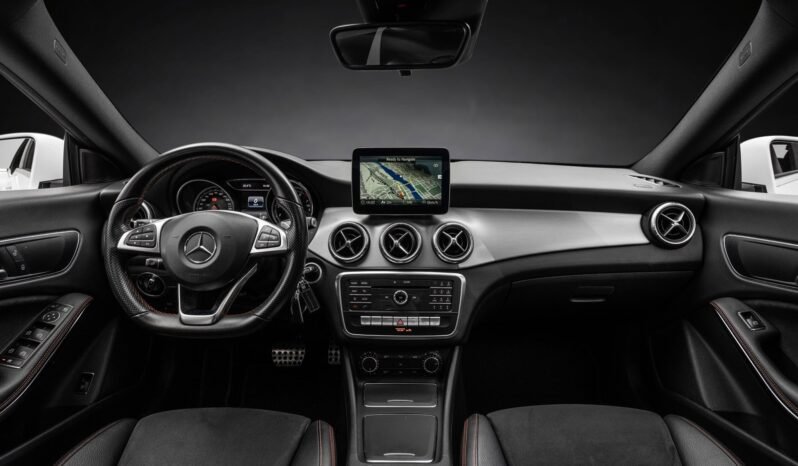 
								Mercedes-Benz CLA 180 2x AMG Facelift — 2017 full									