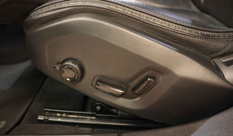 
								Volvo V60 Cross Country D4 190 ch AWD | Momentum | Automatique | Navigation | DAB+ | Chauffage | Crochet | Coffre de toit full									