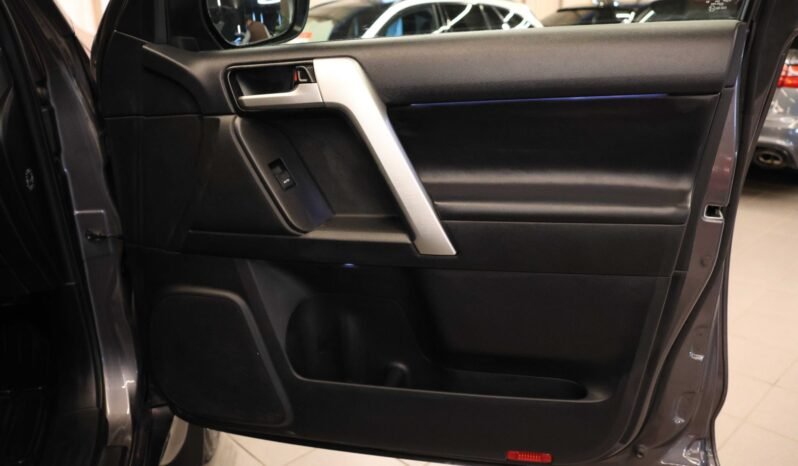 
								Toyota Land Cruiser GX 2.8 D-4D 204 ch | 4×4 | Black Pack | Webasto | Attelage | JBL | Cuir noir full									