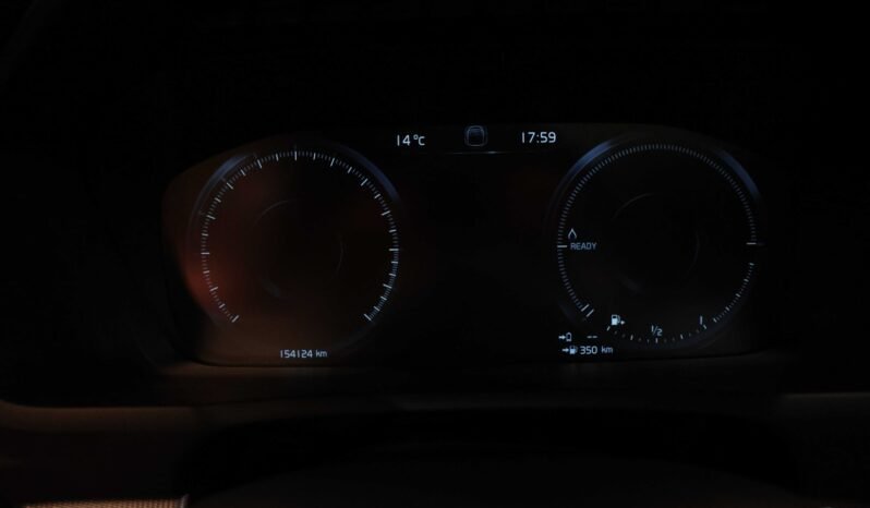 
								Volvo XC90 T8 AWD Inscription | 7 Places | Cuir | Air | B&W | ACC | Pano | Crochet full									