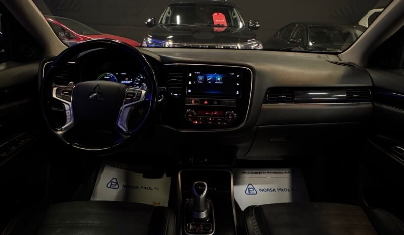 
								Mitsubishi Outlander 1 PROPRIÉTAIRE / PHEV / HYBRIDE / 4×4 / CONDUITE À DROITE / CAMÉRA À DROITE / NEUF UE full									
