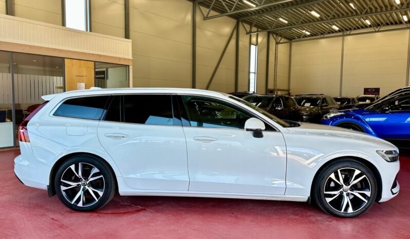 
								Volvo V60 D3 150 ch AWD Automatique — 2019 full									