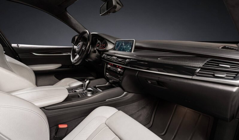 
								BMW X6 M 575 ch | V8 4.4 Bi-Turbo | HUD | Harman Kardon | Toit ouvrant | 360° | Mémoire | Caméra | Cuir full									