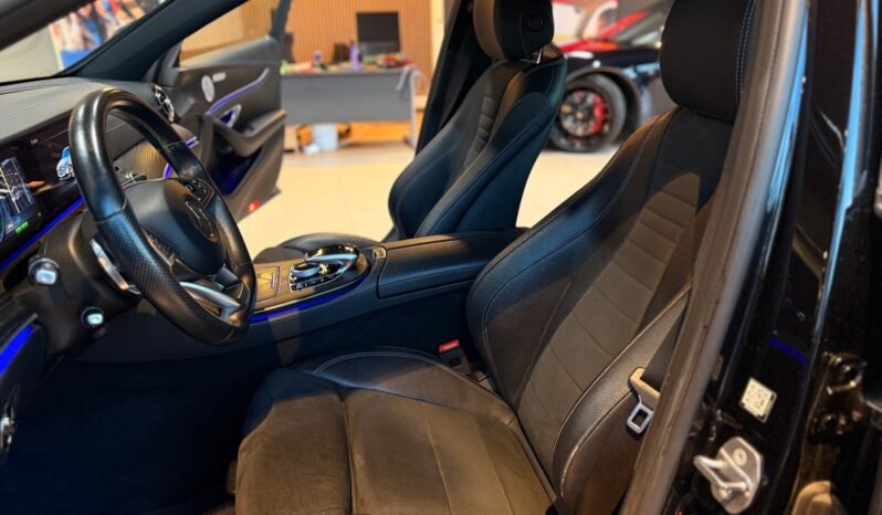
								Mercedes-Benz E 350 e 2x AMG — 299 ch — 2018 full									