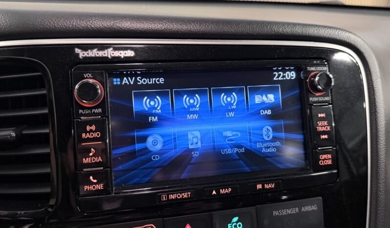 
								Mitsubishi Outlander PHEV INSTYLE+ 4×4 full									