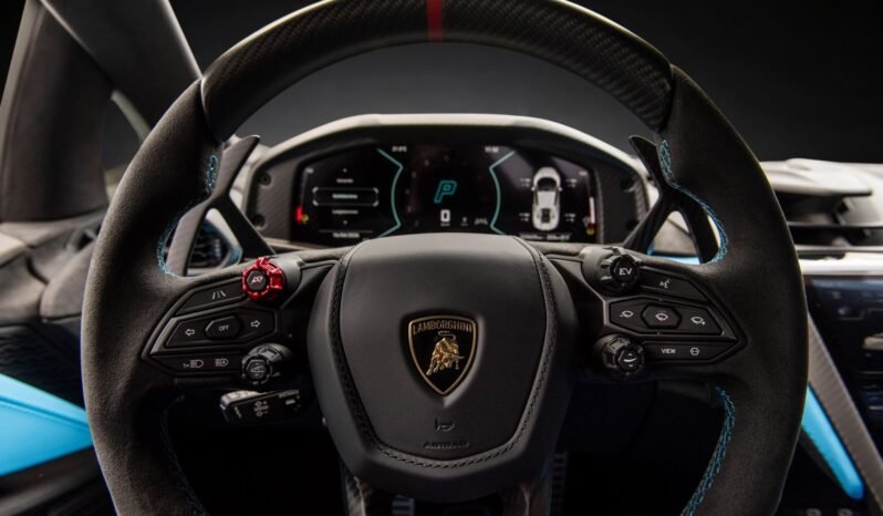 
								Lamborghini Revuelto 6.5 V12 1 015 ch – Blu Cepheus, Ad Personam, Full Carbon, Norvégien full									